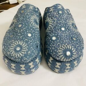 Free People Blue Crochet clogs 7.5